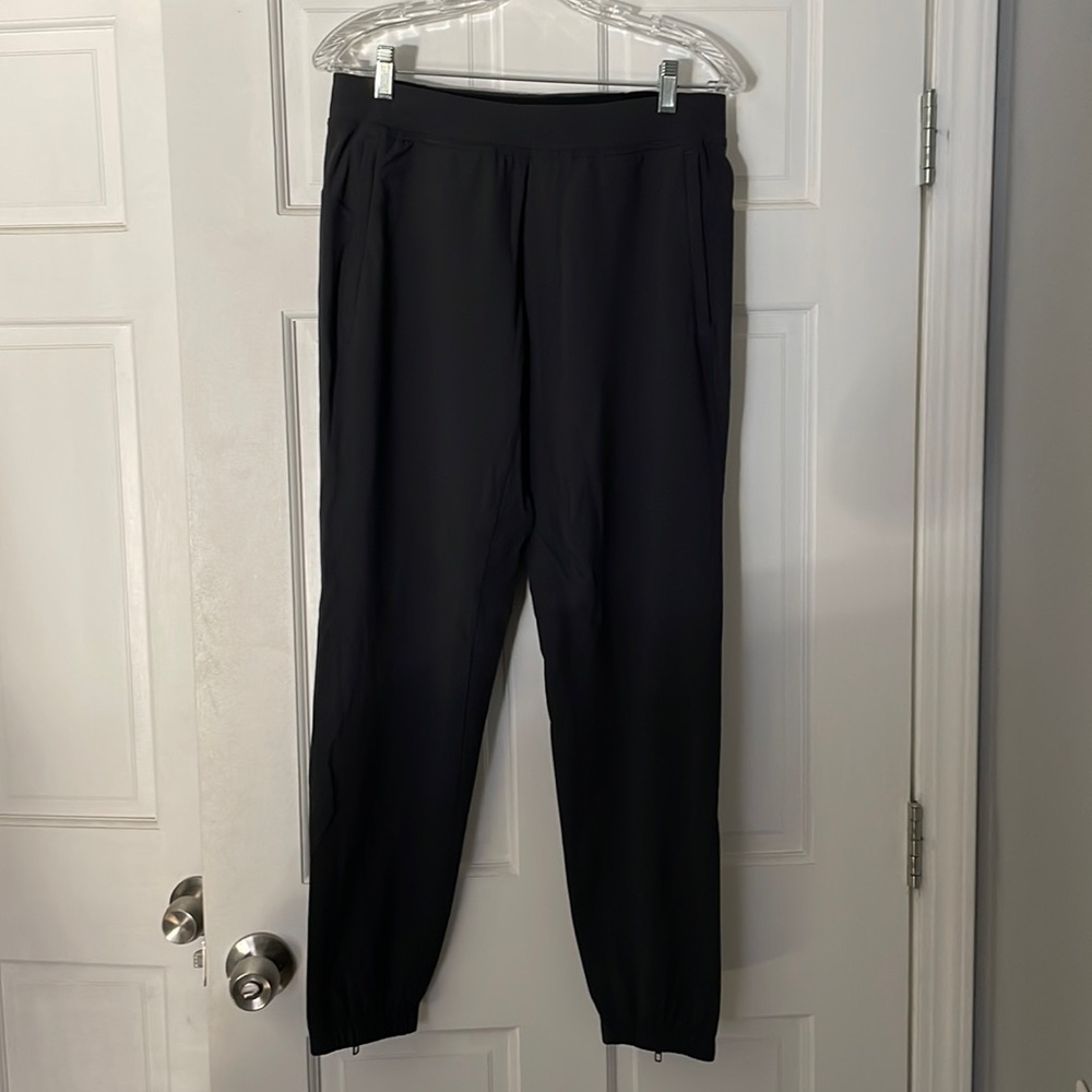 Lululemon men’s joggers